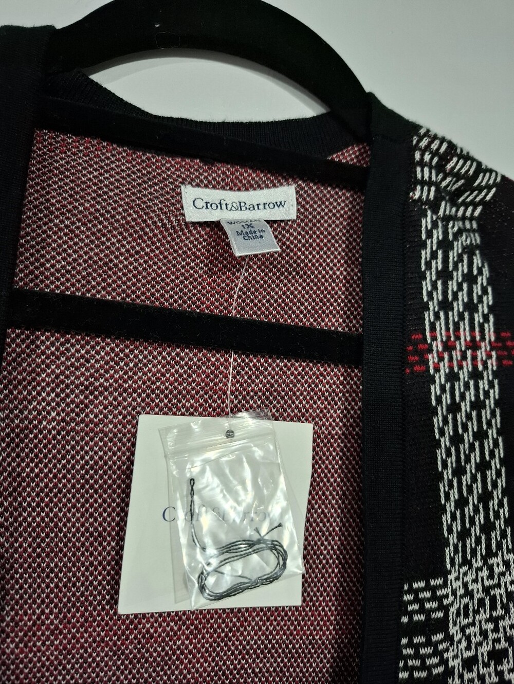 Croft & Barrow Open Cardigan Womens 1X Black White Red Plaid Long Sleeve Sweater - Picture 3 of 9